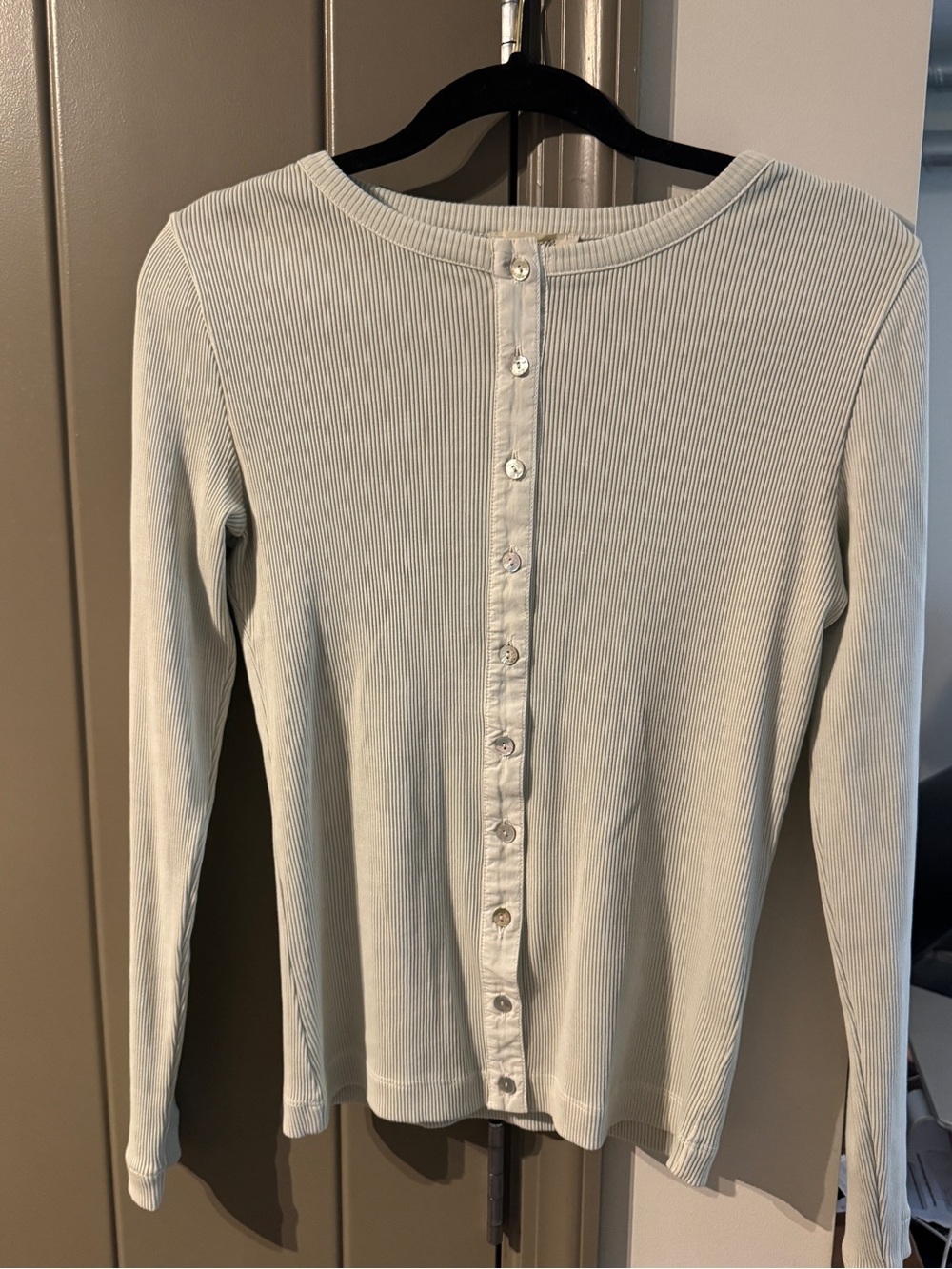 Madewell Light Sage Button-Back Ribbed Long Sleeve Top. Size small